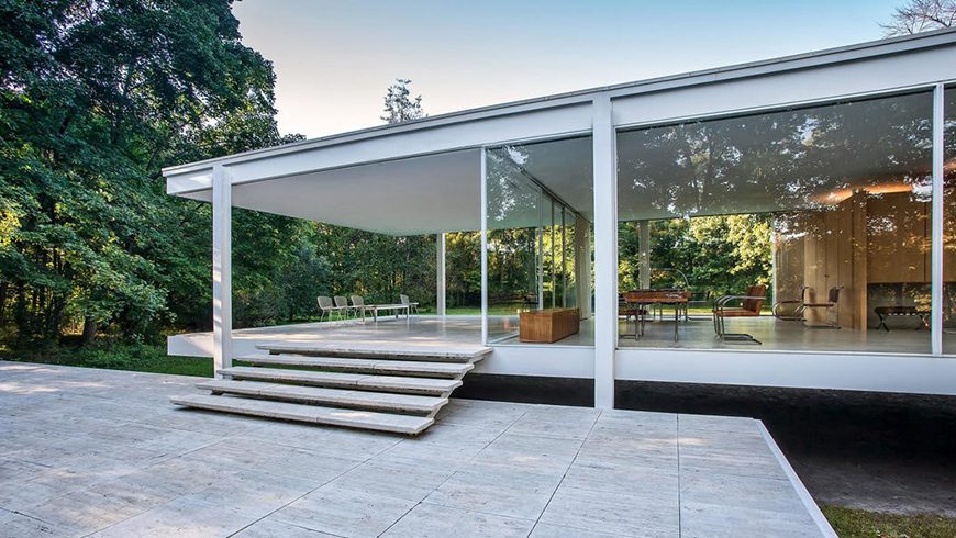the farnsworth house based on moinimalist architecture