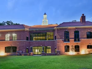 Russell and Dawson completed a design project for Young Pharmaceuticals for their new headquarters in Wethersfield, Connecticut